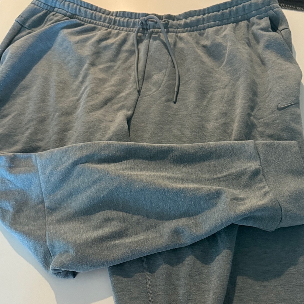 Nike dri fit Men's Gray Sweatpants